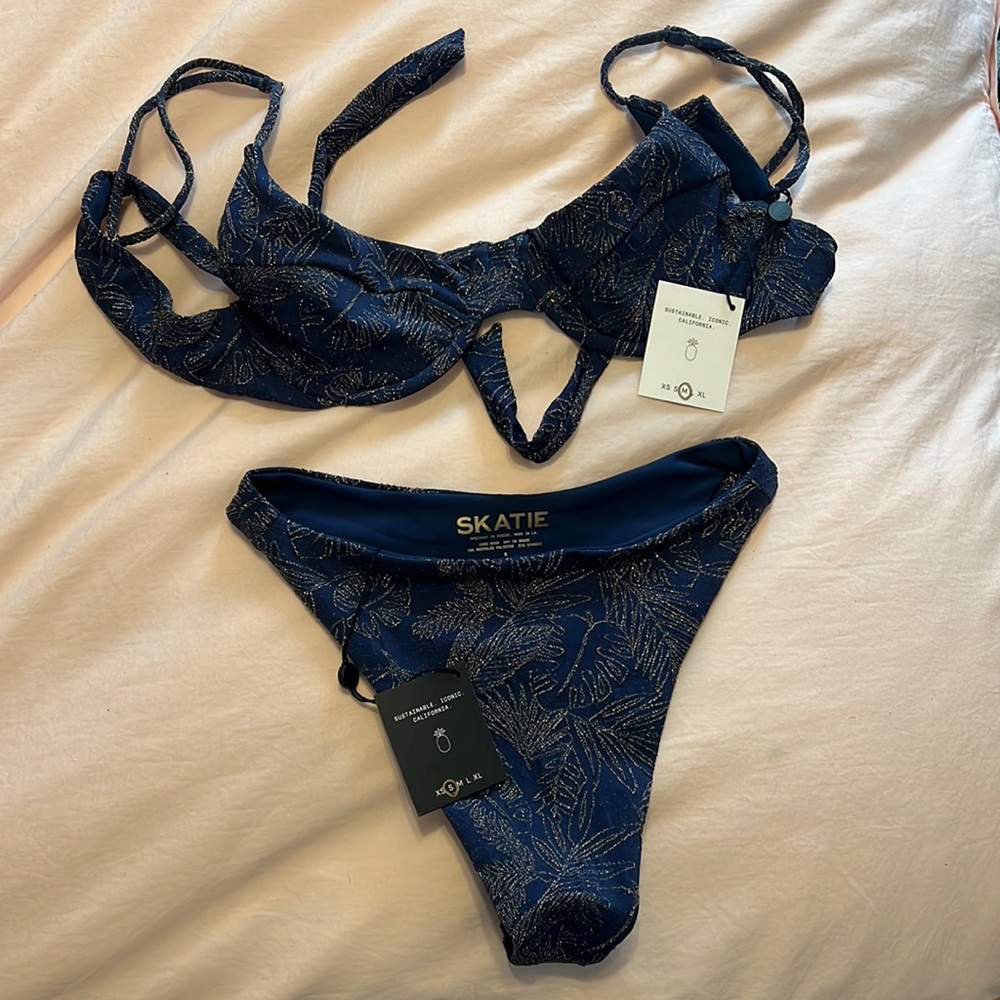 NWT Skatie Bikinki